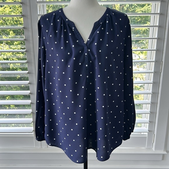 OLD NAVY Women’s Navy Blue & White Polka Dot Top, V-Neck High Low Hem Shirt, Top - Picture 1 of 8